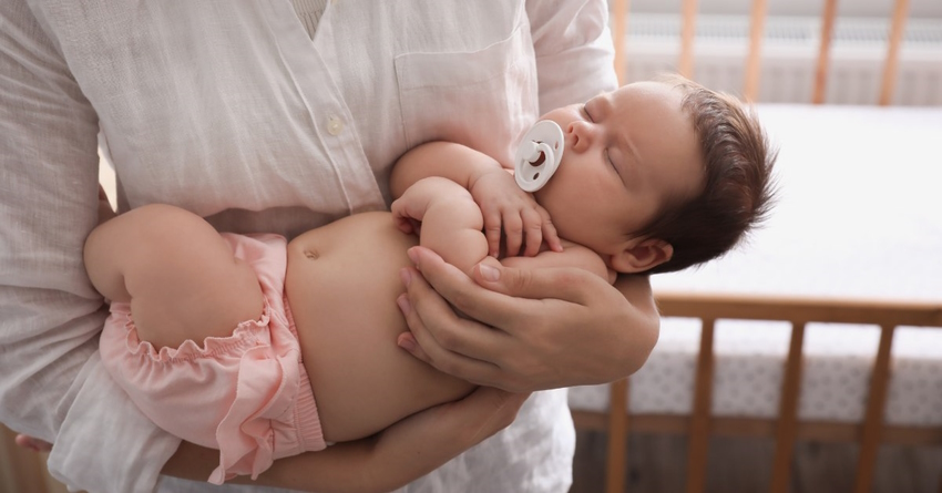 baby only wants mom to hold her