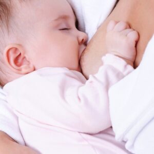 10 Helpful Tips To Start Breastfeeding (And Not Give Up)