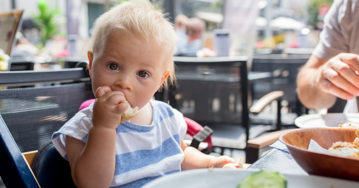 dining out with a toddler