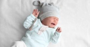 Read more about the article Newborn Baby Cries Before Urinating: 5 Important Reasons