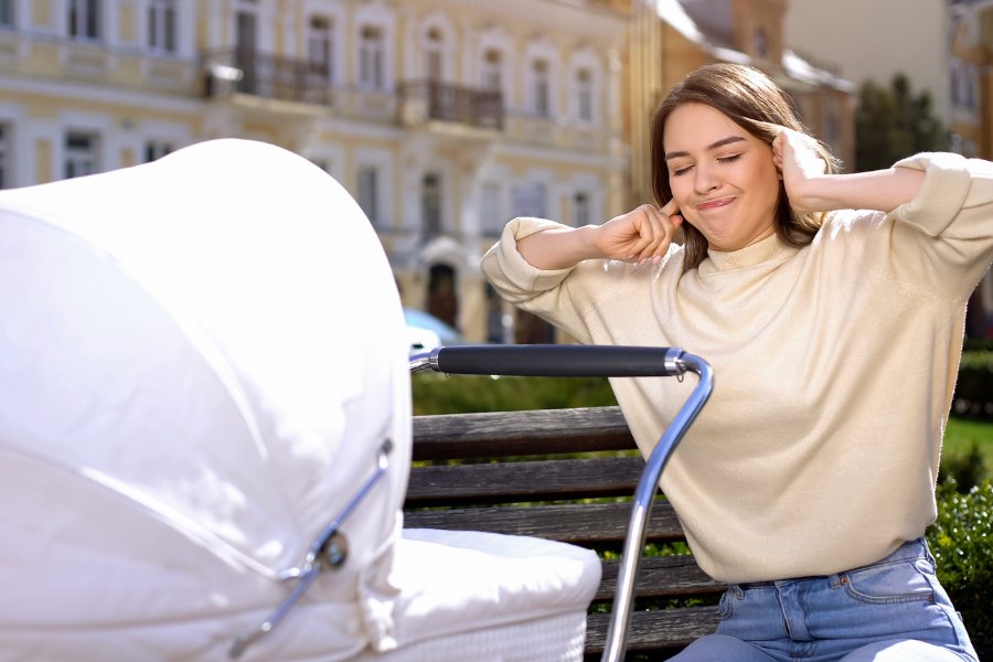 baby screeching stressful for parents