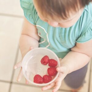 30 Finger Foods for Babies and Toddlers (Cute Chart to Save)