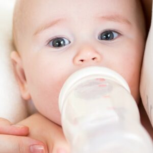 Ok To Give Water To a Baby? How to Avoid Water Intoxication