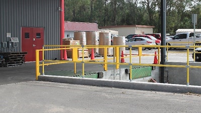 Wildeck’s JiffyRail Guard Rail ensures compliance with OSHA’s regulations for guarding elevated platforms.